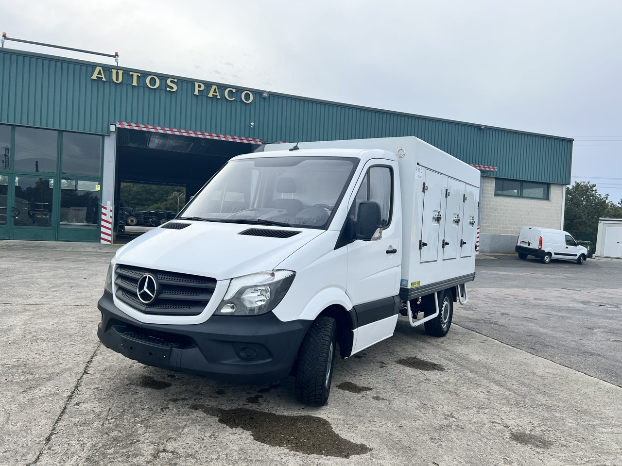 CAMION HELADERO 3.5T MERCEDES SPRINTER - شاحنة مُبرّدة للتوصيل: صورة 1 CAMION HELADERO 3.5T MERCEDES SPRINTER - شاحنة مُبرّدة للتوصيل: صورة 1