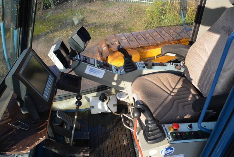 رافعة مجنزرة Sennebogen 3300 LUFFING JIB: صورة 12