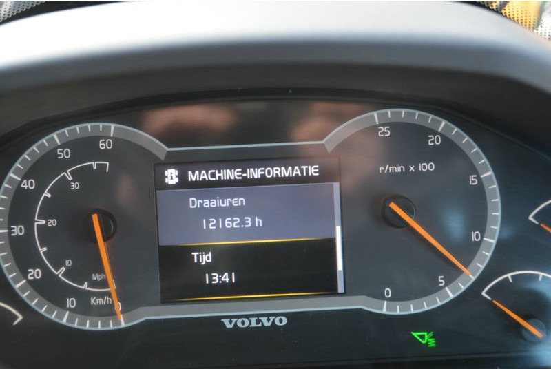 اللودر بعجل Volvo L 180 H: صورة 11 اللودر بعجل Volvo L 180 H: صورة 11