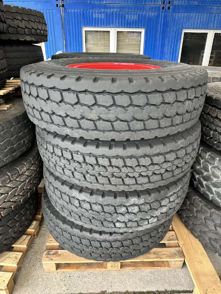 Liebherr Zubehör = Kompletträder 8 x Bridgestone VHS 385/95 R25 (14.00 R25) - موبايل كرين: صورة 2 Liebherr Zubehör = Kompletträder 8 x Bridgestone VHS 385/95 R25 (14.00 R25) - موبايل كرين: صورة 2