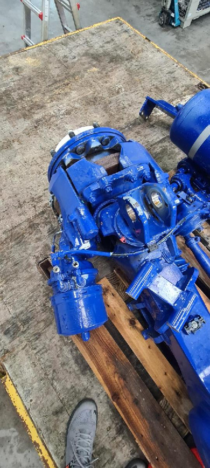 Liebherr Zubehör = LTM 1030-2.1 / diverse Teile und Komponenten - قطع غيار - آلات البناء: صورة 5 Liebherr Zubehör = LTM 1030-2.1 / diverse Teile und Komponenten - قطع غيار - آلات البناء: صورة 5