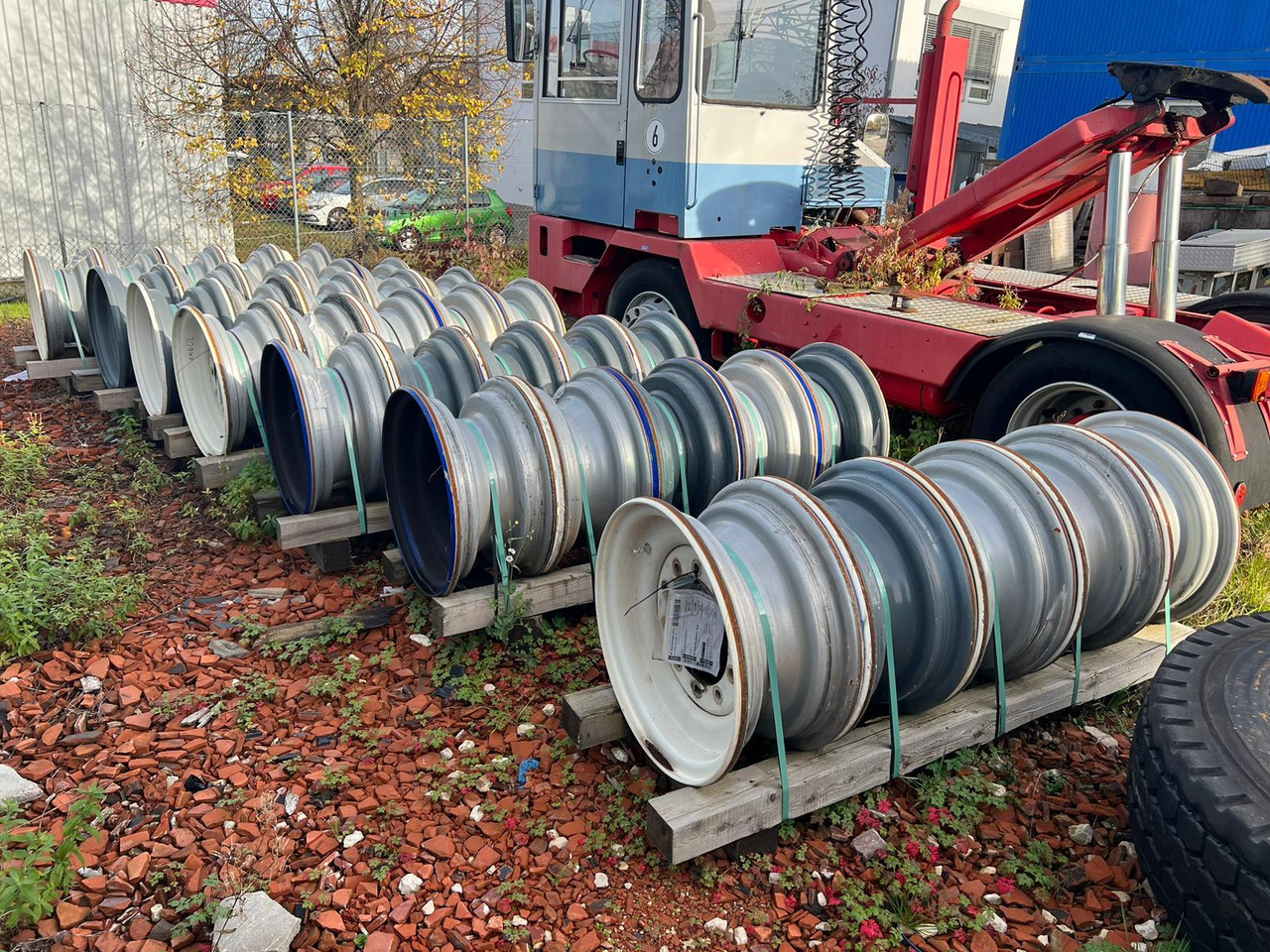 Liebherr Zubehör = Stahlfelgen für LTM Mobilkräne ab Baujahr 2016 - Typ 25-11.00/1,7 - موبايل كرين: صورة 2 Liebherr Zubehör = Stahlfelgen für LTM Mobilkräne ab Baujahr 2016 - Typ 25-11.00/1,7 - موبايل كرين: صورة 2