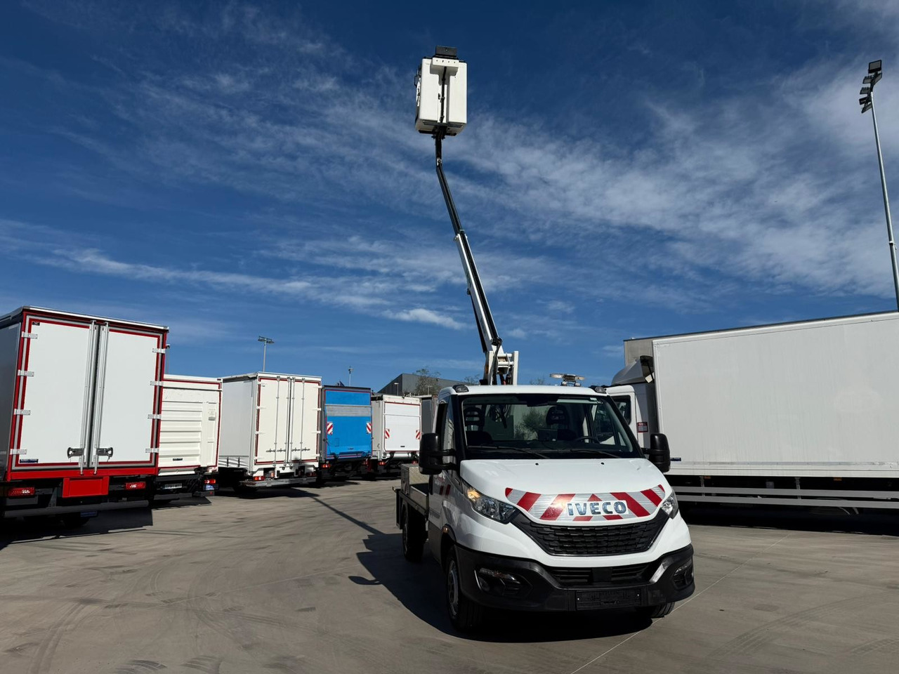 IVECO 35S14 Daily E6 (Basket) - منصة تلسكوبية محمولة على شاحنة: صورة 4 IVECO 35S14 Daily E6 (Basket) - منصة تلسكوبية محمولة على شاحنة: صورة 4