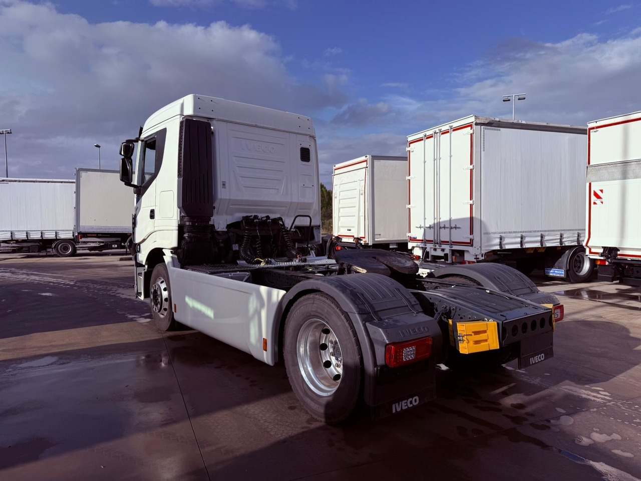 IVECO AS440 S TFP Stralis E6 (Tractor unit) - وحدة جر: صورة 4 IVECO AS440 S TFP Stralis E6 (Tractor unit) - وحدة جر: صورة 4