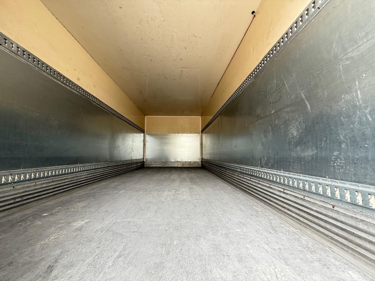 IVECO ML180E28P Eurocargo E5 (Isothermal) - شاحنة صندوق متساوي: صورة 5 IVECO ML180E28P Eurocargo E5 (Isothermal) - شاحنة صندوق متساوي: صورة 5