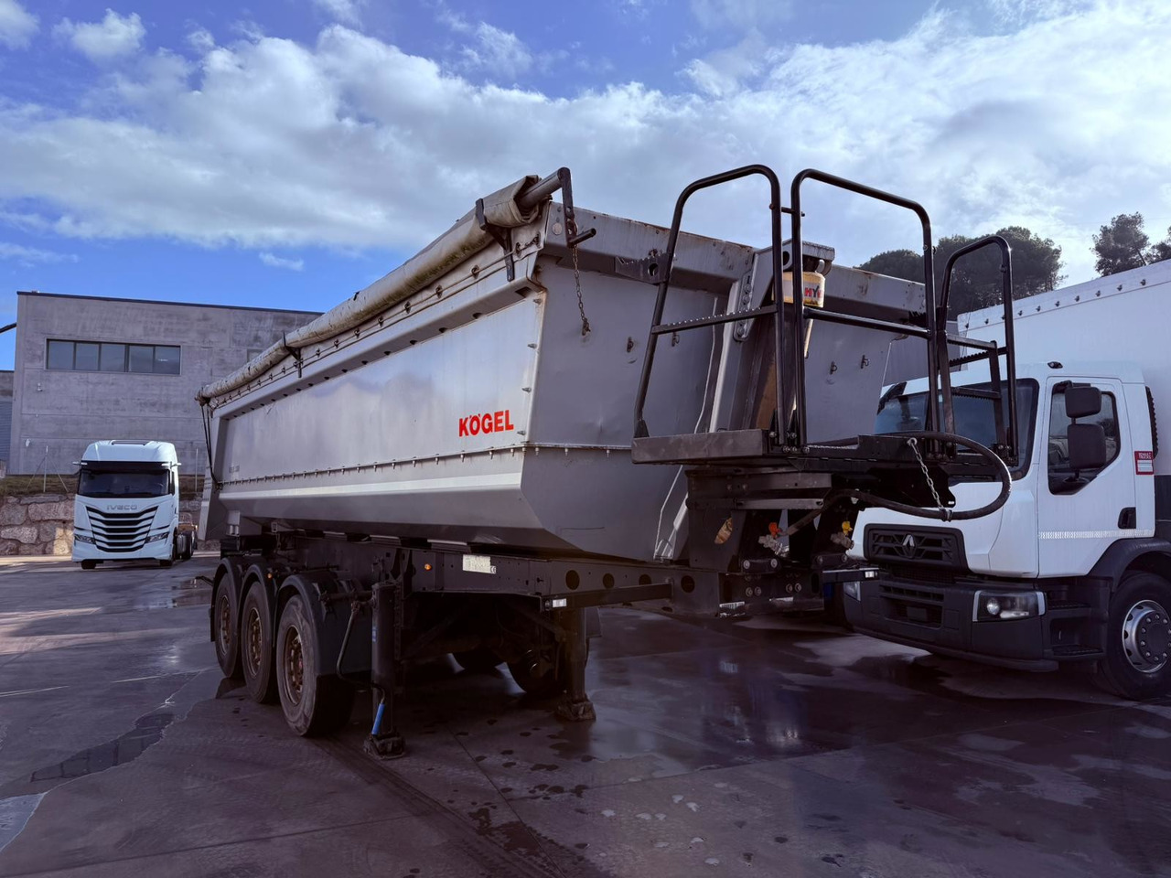 KOGEL SKM24 (Bathtub) - قلابة نصف مقطورة نصف مقطورة قلابة: صورة 2 KOGEL SKM24 (Bathtub) - قلابة نصف مقطورة نصف مقطورة قلابة: صورة 2