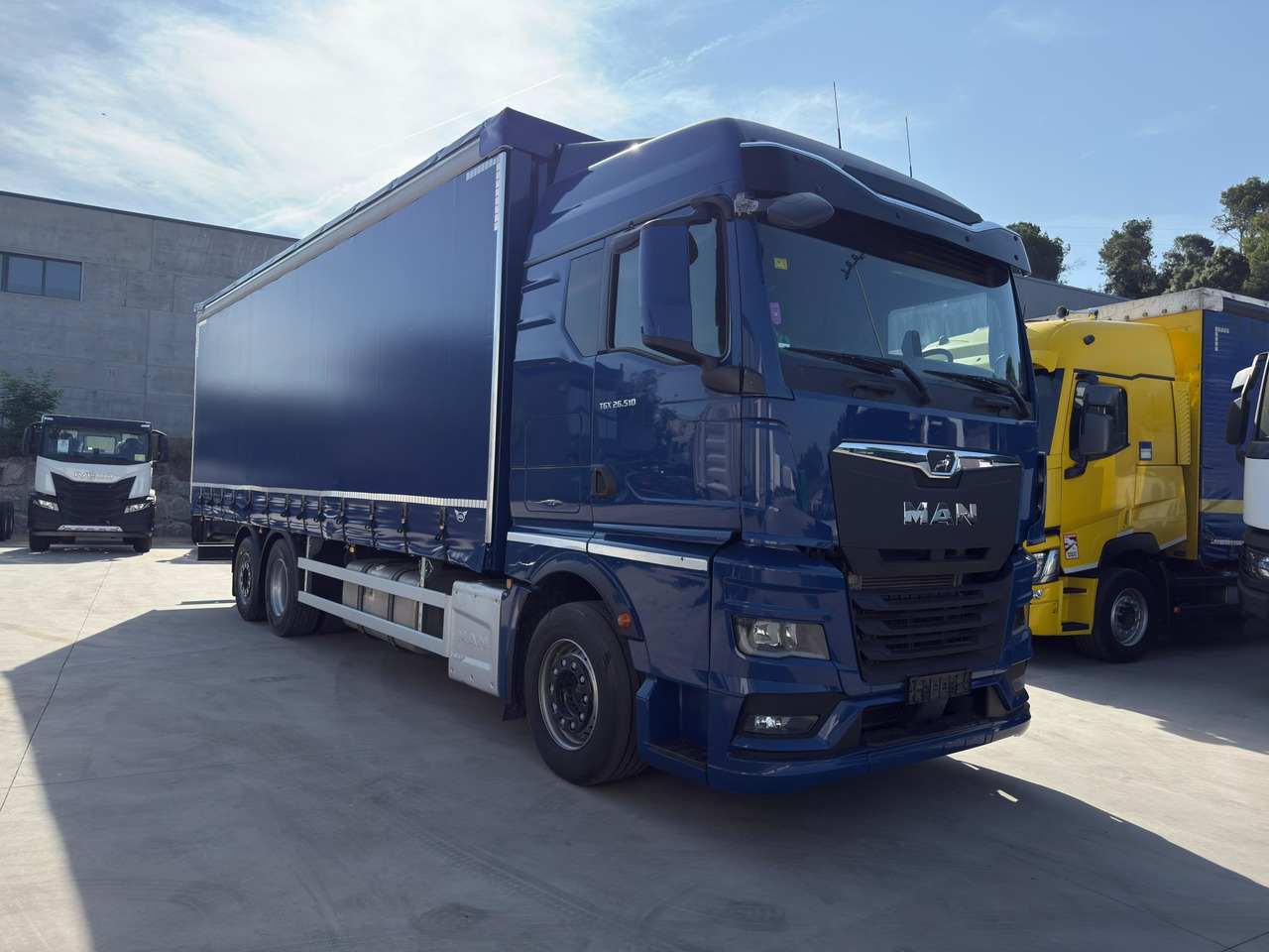 MAN 26.510 TGX E6 (Tauliner) - شاحنة ستارة: صورة 2 MAN 26.510 TGX E6 (Tauliner) - شاحنة ستارة: صورة 2