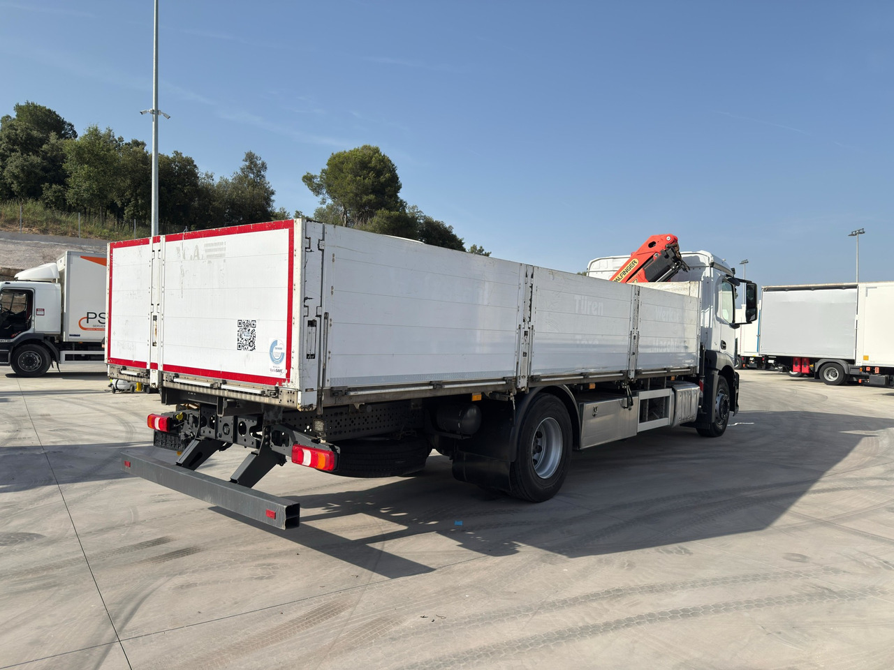 MERCEDES BENZ 18.30 Antos E6 (Platform and Grave) - شاحنات مسطحة, شاحنة كرين: صورة 3 MERCEDES BENZ 18.30 Antos E6 (Platform and Grave) - شاحنات مسطحة, شاحنة كرين: صورة 3