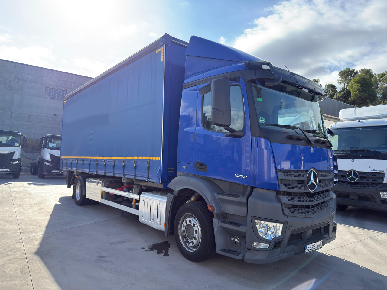MERCEDES BENZ 18.33 Antos E6 (Self-portable) - شاحنة ستارة: صورة 2 MERCEDES BENZ 18.33 Antos E6 (Self-portable) - شاحنة ستارة: صورة 2