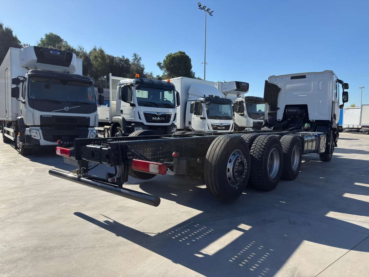 RENAULT C460 E6 (Chassis) - شاحنة هيكل كابينة: صورة 3 RENAULT C460 E6 (Chassis) - شاحنة هيكل كابينة: صورة 3