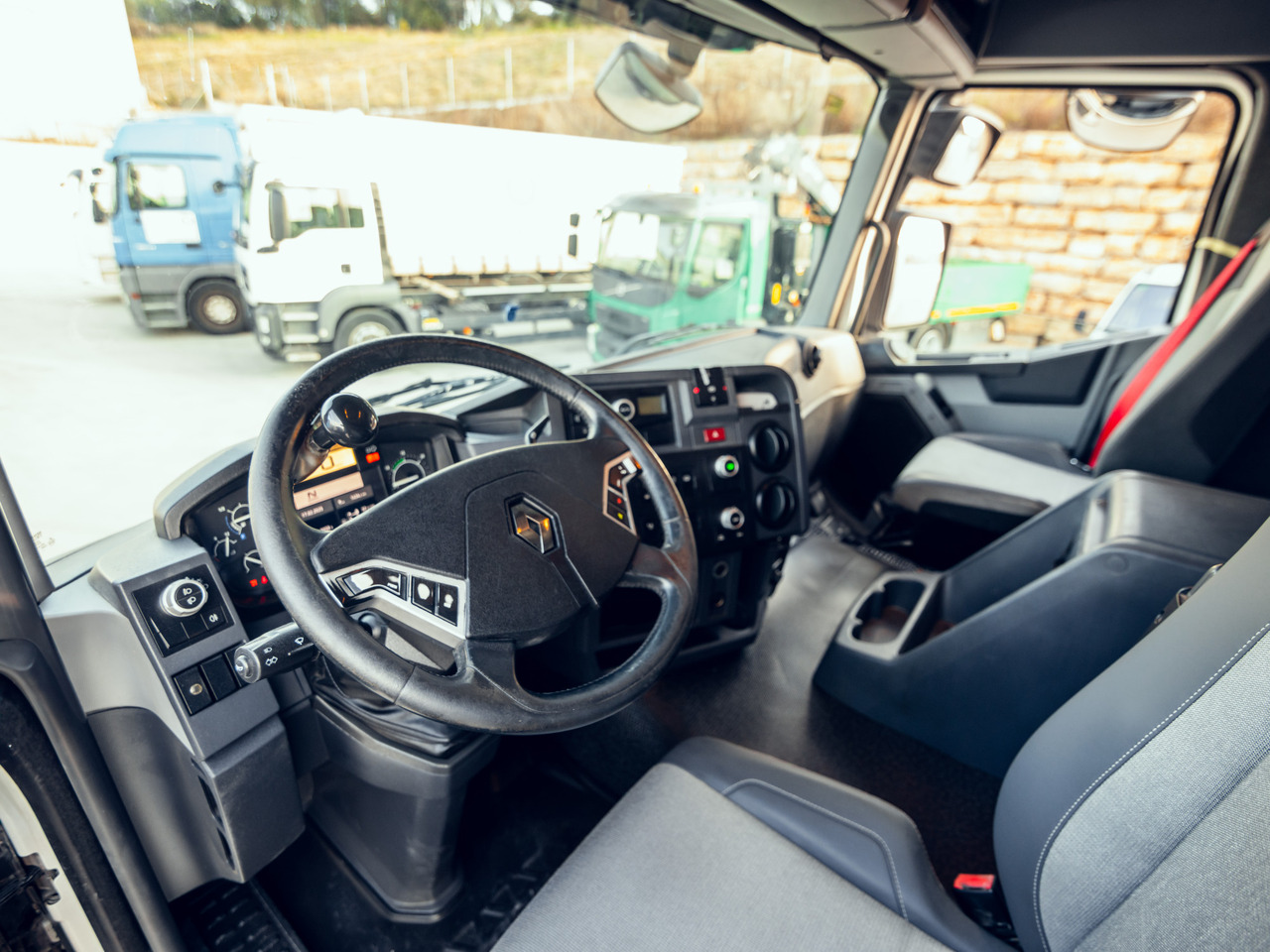 RENAULT C460 E6 (Chassis) - شاحنة هيكل كابينة: صورة 5 RENAULT C460 E6 (Chassis) - شاحنة هيكل كابينة: صورة 5