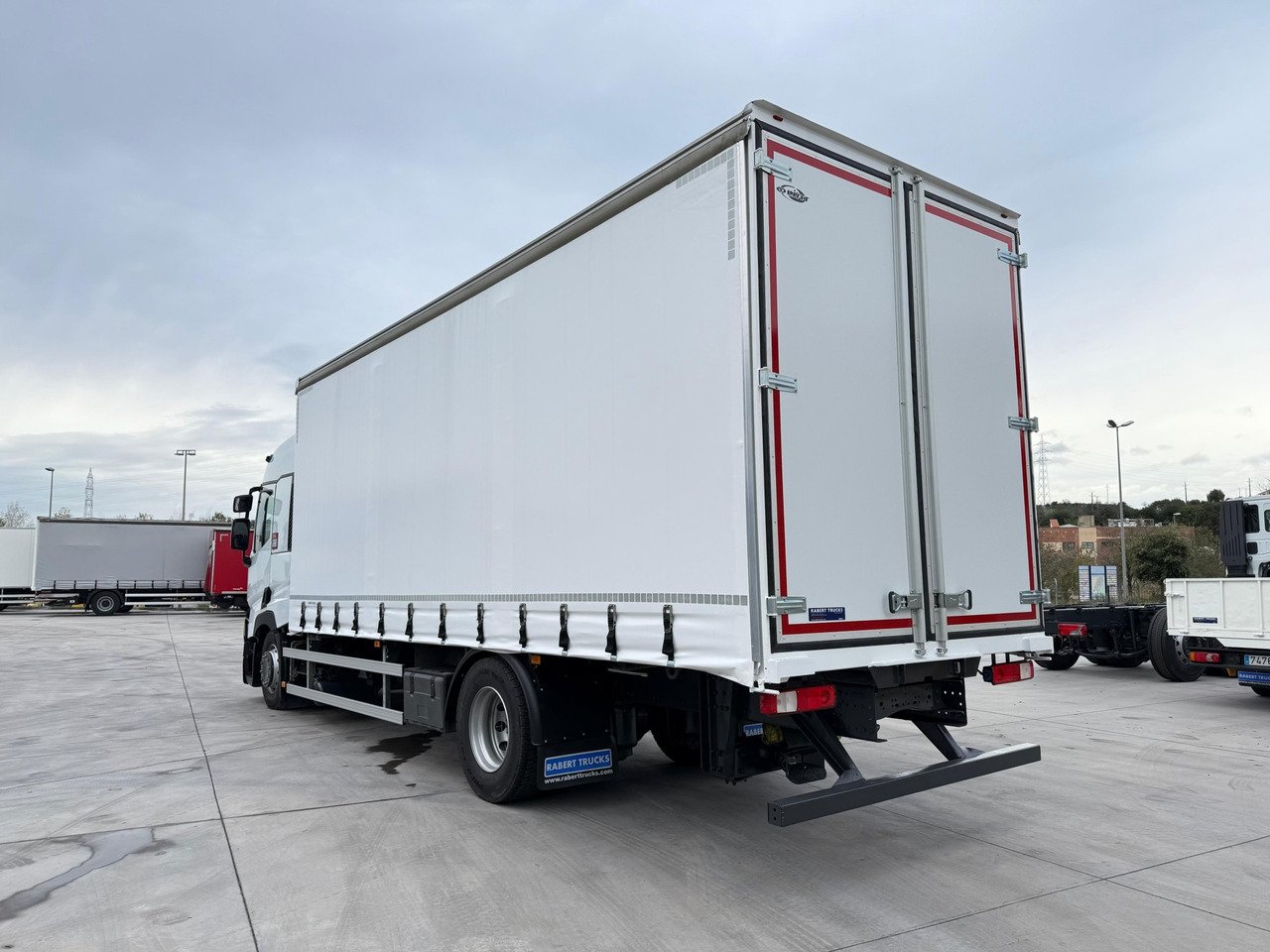 RENAULT T430 E6 (Tauliner) - شاحنة ستارة: صورة 3 RENAULT T430 E6 (Tauliner) - شاحنة ستارة: صورة 3