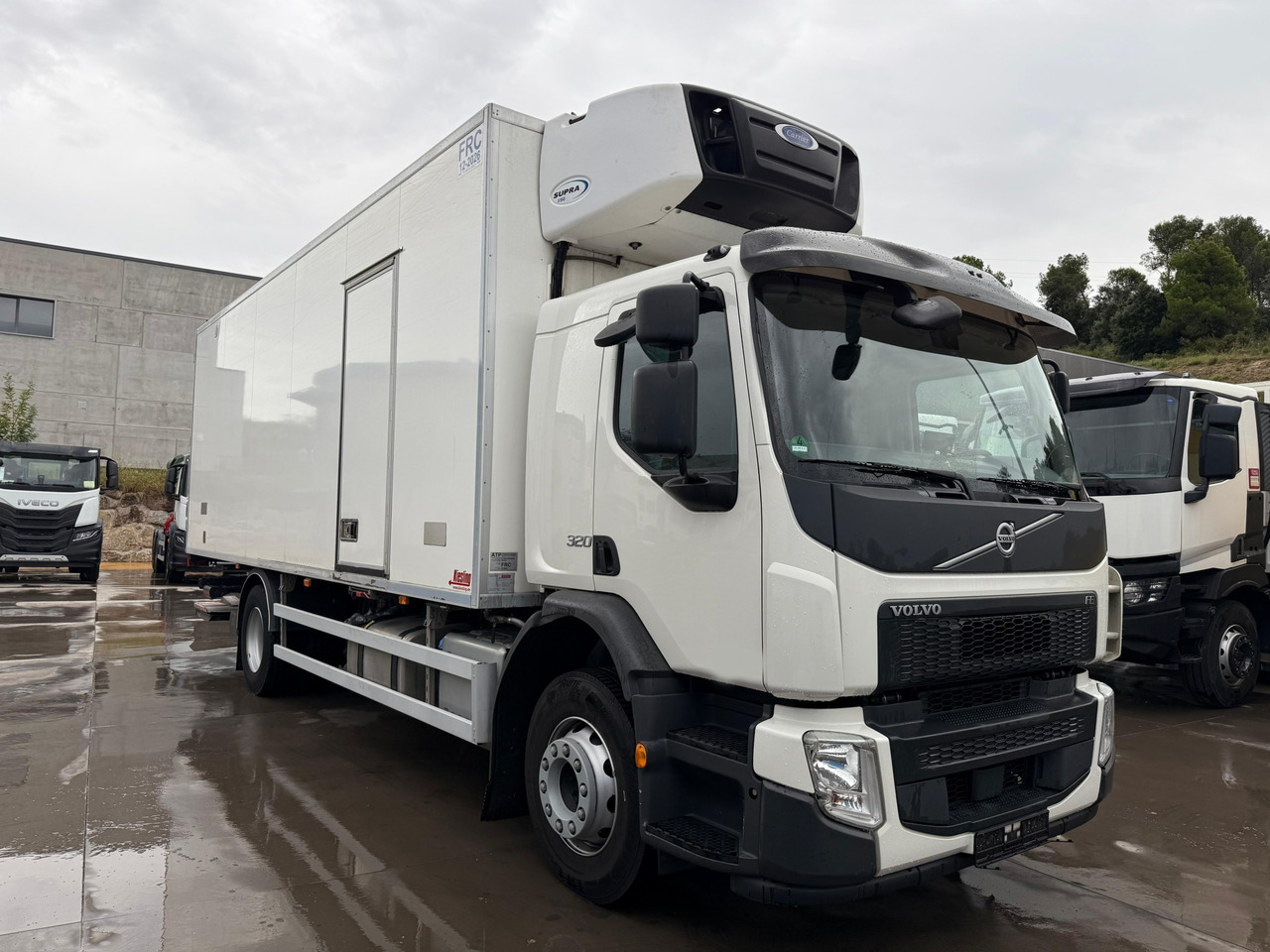 VOLVO FE320 E6 (Refrigerator) - آليات: صورة 2 VOLVO FE320 E6 (Refrigerator) - آليات: صورة 2