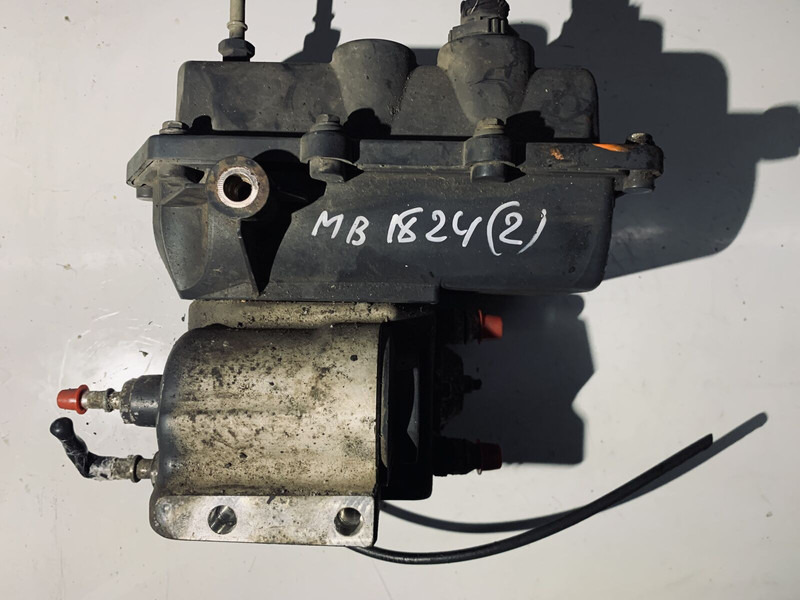 Mercedes-Benz 1824 - كاتم الصوت/الخمارات: صورة 2 Mercedes-Benz 1824 - كاتم الصوت/الخمارات: صورة 2