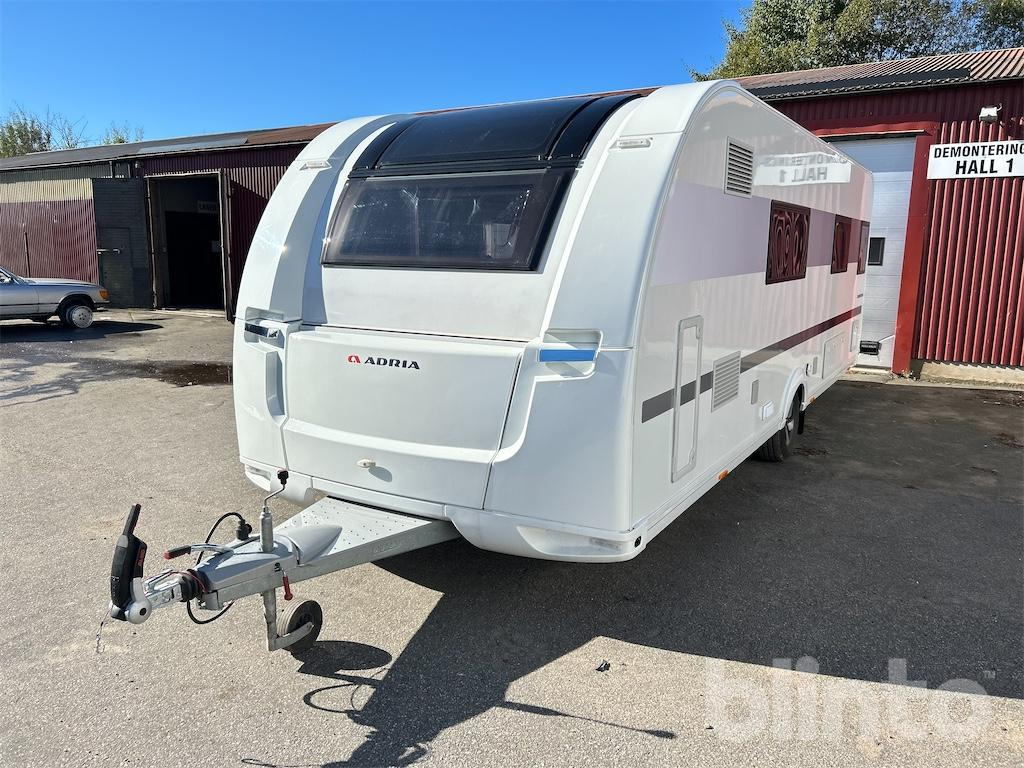 ADRIA Alpina 663HT - كرفان سحب: صورة 1 ADRIA Alpina 663HT - كرفان سحب: صورة 1