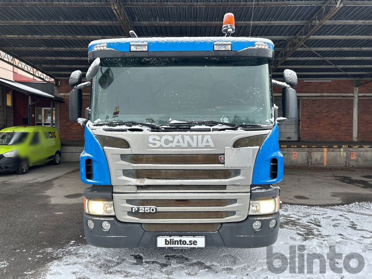 Brädgårdsbil / SCANIA P250 / Nybesiktigad kran - شاحنات مسطحة, شاحنة كرين: صورة 2 Brädgårdsbil / SCANIA P250 / Nybesiktigad kran - شاحنات مسطحة, شاحنة كرين: صورة 2