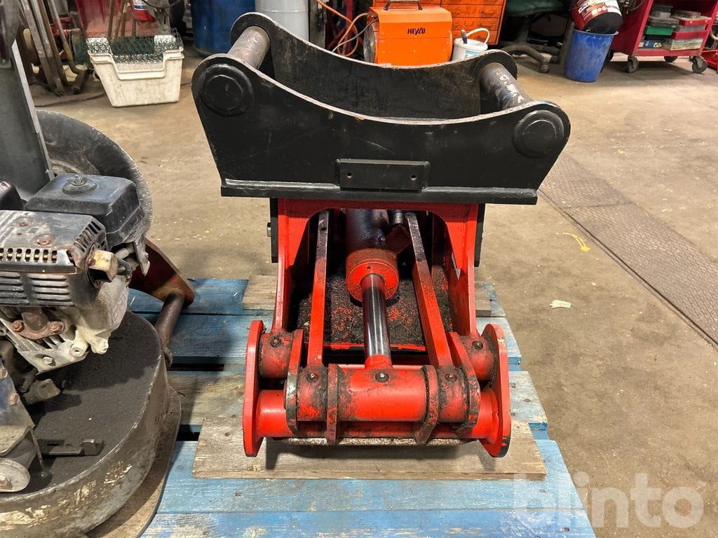 Dala-gripen DGE25 med S50 fäste - كُلَّاب: صورة 3 Dala-gripen DGE25 med S50 fäste - كُلَّاب: صورة 3