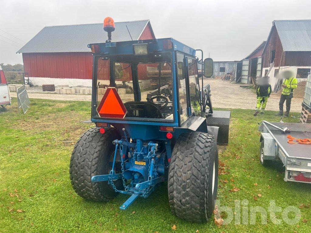 FORD 1910 4WD - جرار: صورة 3 FORD 1910 4WD - جرار: صورة 3