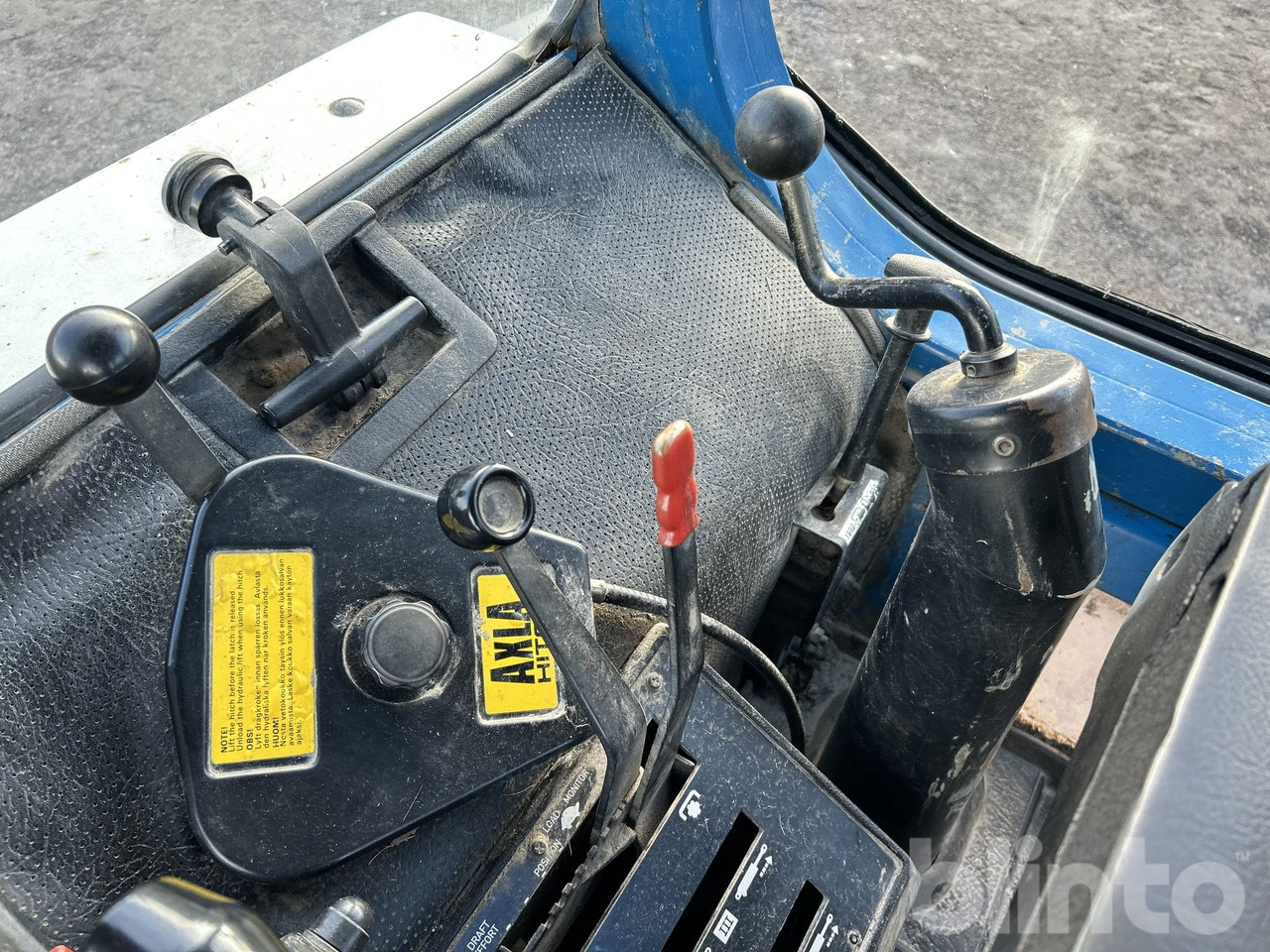 جرار FORD 6410 4WD: صورة 49