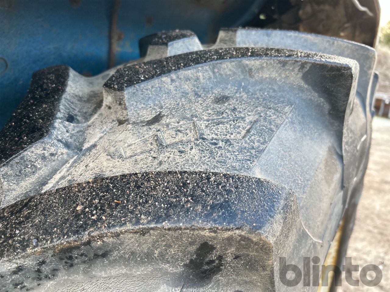 جرار FORD 6410 4WD: صورة 17