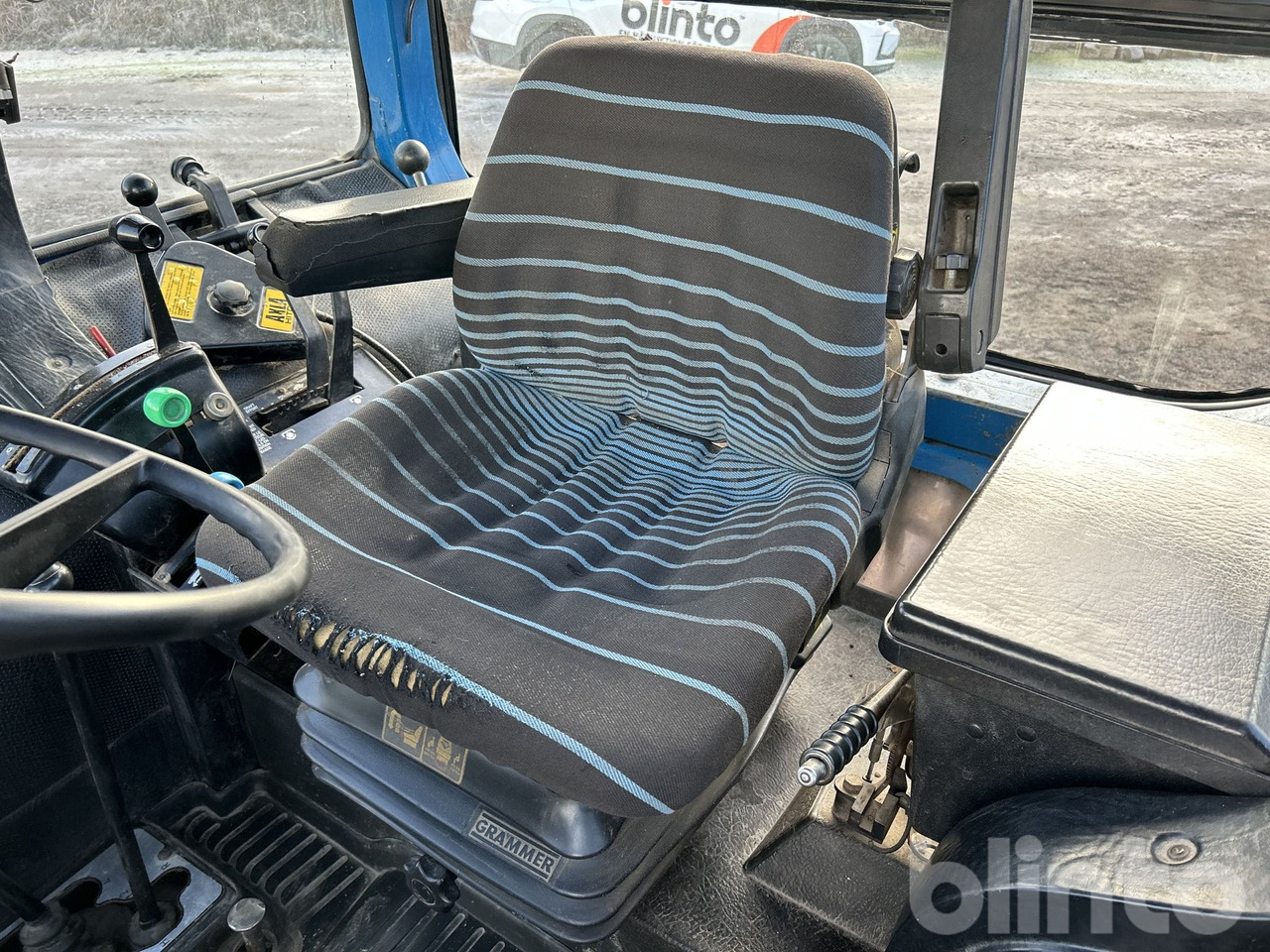 جرار FORD 6410 4WD: صورة 47