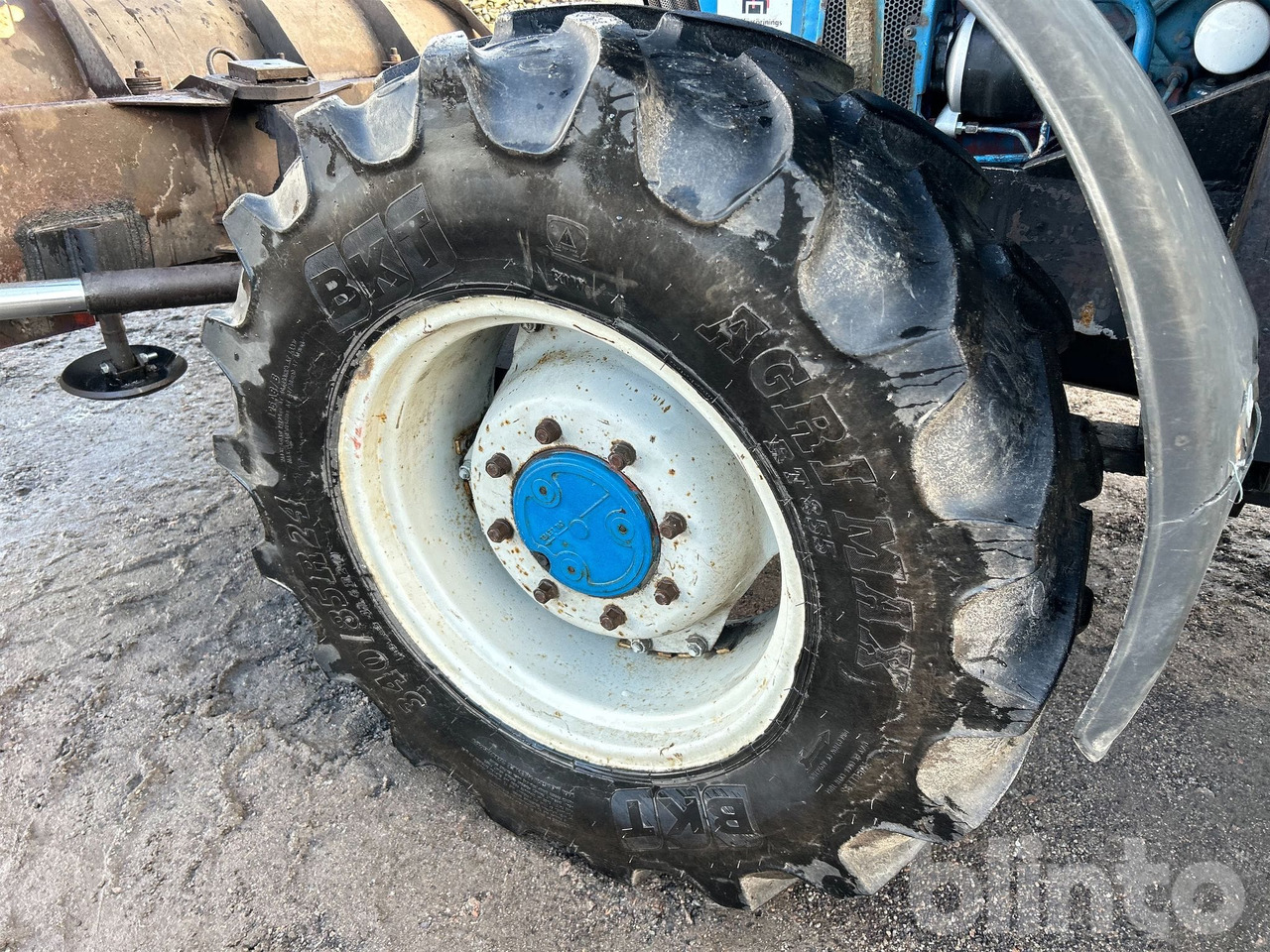 جرار FORD 6410 4WD: صورة 19