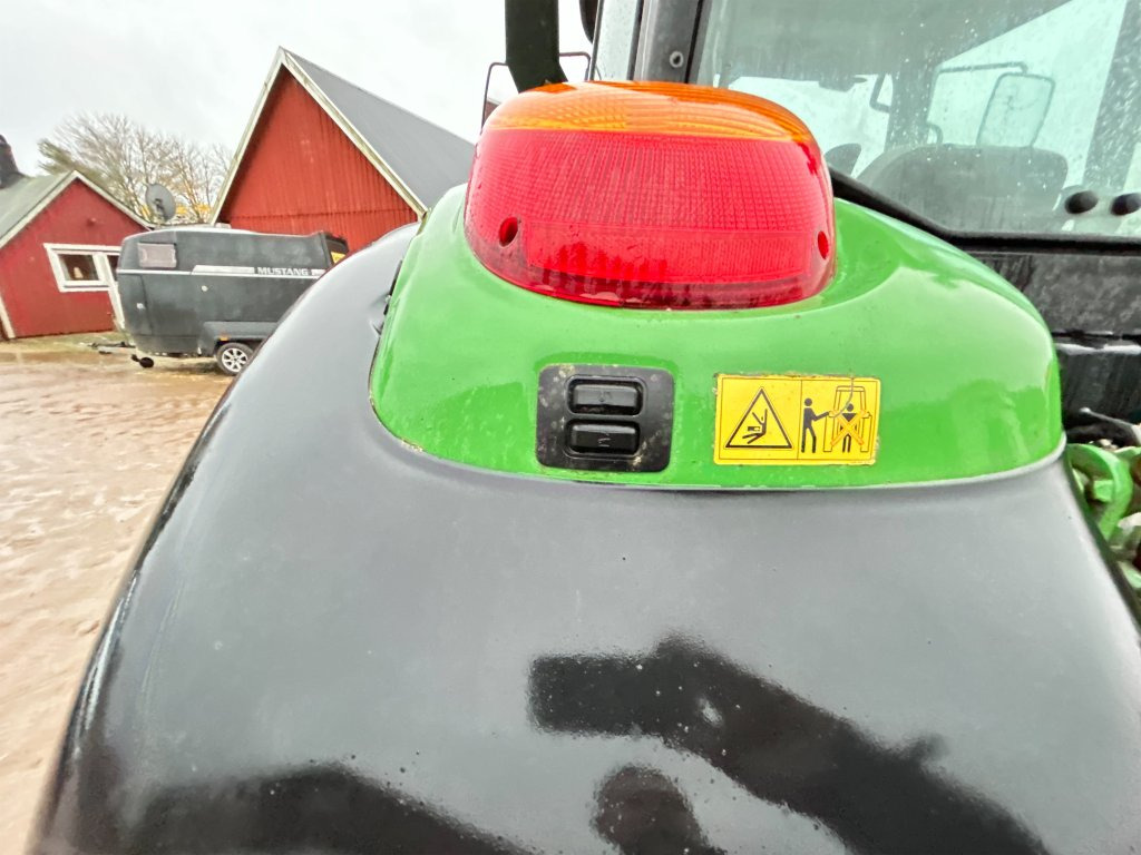 جرار JOHN DEERE 6320E: صورة 24 جرار JOHN DEERE 6320E: صورة 24