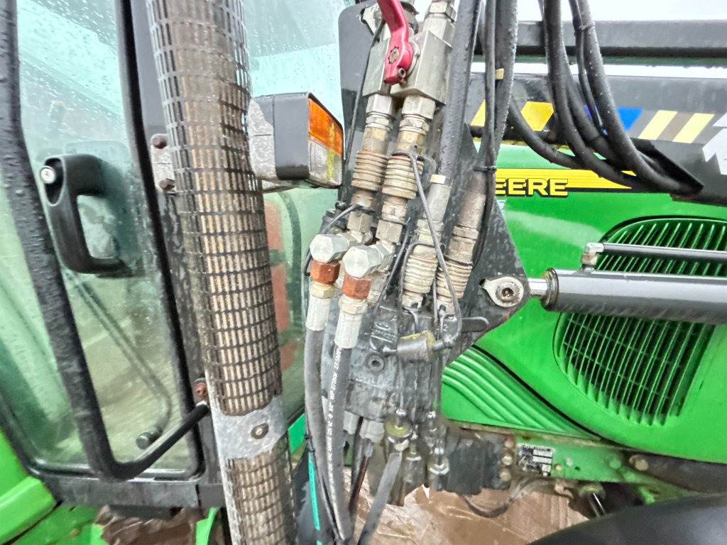 جرار JOHN DEERE 6320E: صورة 35 جرار JOHN DEERE 6320E: صورة 35