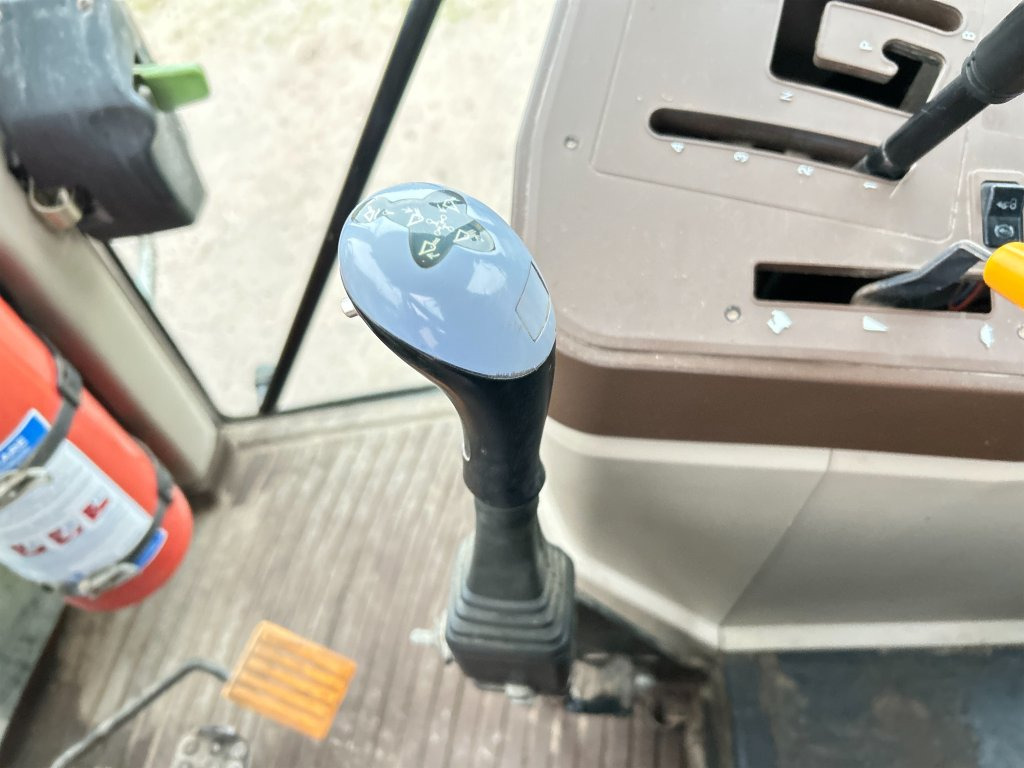 جرار JOHN DEERE 6320E: صورة 49 جرار JOHN DEERE 6320E: صورة 49