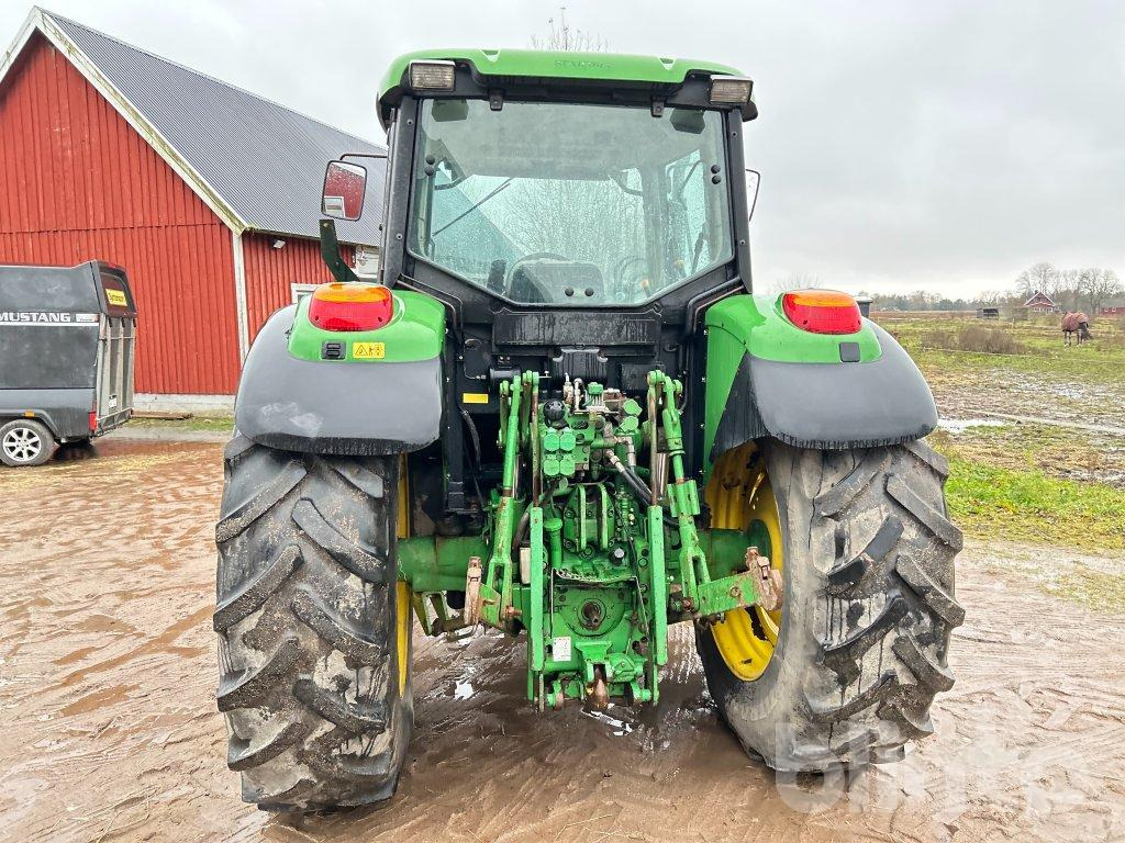 جرار JOHN DEERE 6320E: صورة 6 جرار JOHN DEERE 6320E: صورة 6