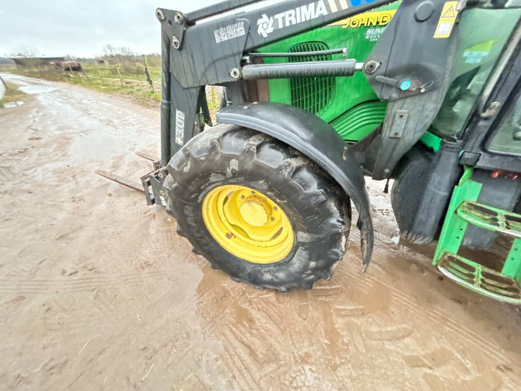 جرار JOHN DEERE 6320E: صورة 27 جرار JOHN DEERE 6320E: صورة 27