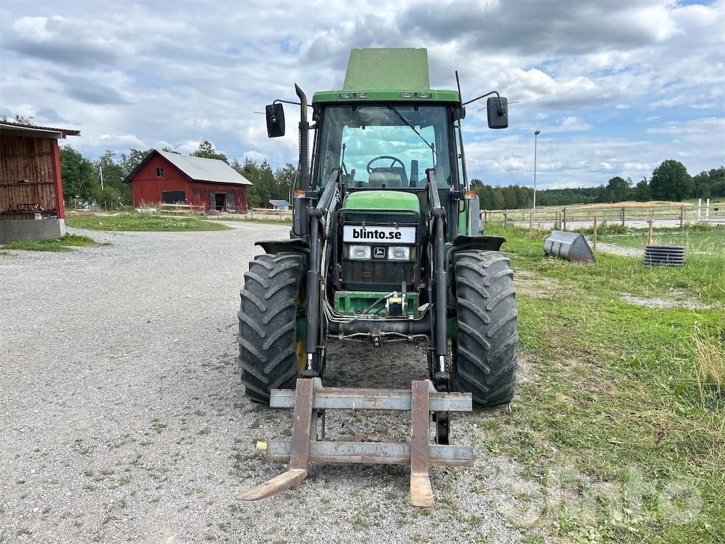 JOHN DEERE 6400 - جرار: صورة 3 JOHN DEERE 6400 - جرار: صورة 3