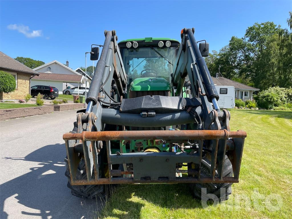 JOHN DEERE 6830 premium - جرار: صورة 2 JOHN DEERE 6830 premium - جرار: صورة 2