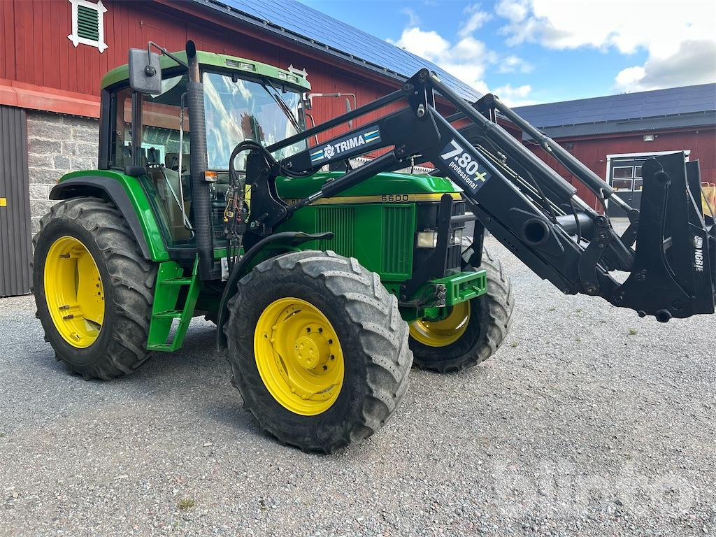 John Deere 6600 4WD - جرار: صورة 4 John Deere 6600 4WD - جرار: صورة 4