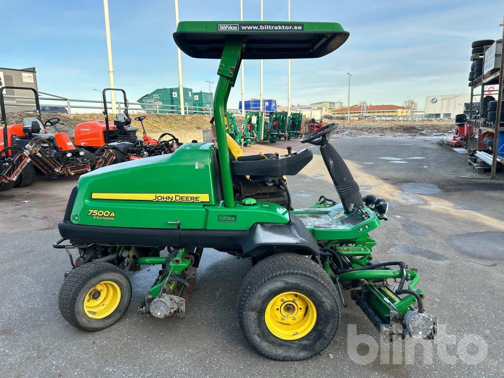 John Deere 7500A - جزازة أعشاب الحدائق: صورة 4 John Deere 7500A - جزازة أعشاب الحدائق: صورة 4