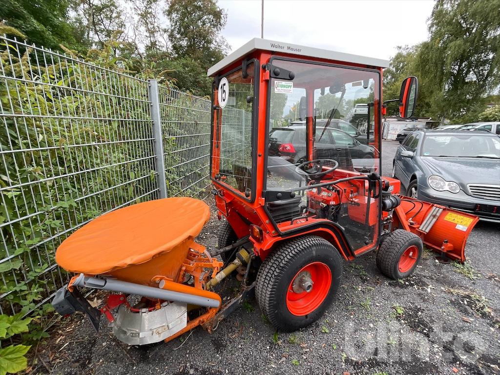 Kubota B4200D - جرار البلدية: صورة 3 Kubota B4200D - جرار البلدية: صورة 3