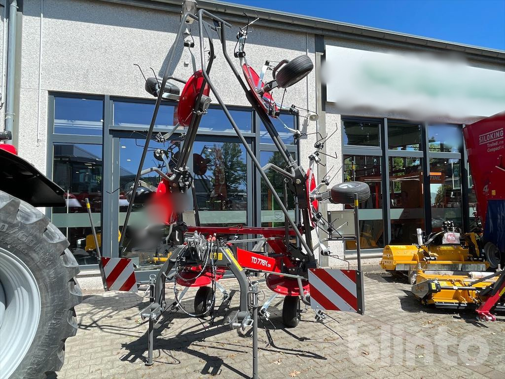 Massey Ferguson 776X DN - آلة تيبيس العشب/ آلة جمع العشب: صورة 2 Massey Ferguson 776X DN - آلة تيبيس العشب/ آلة جمع العشب: صورة 2