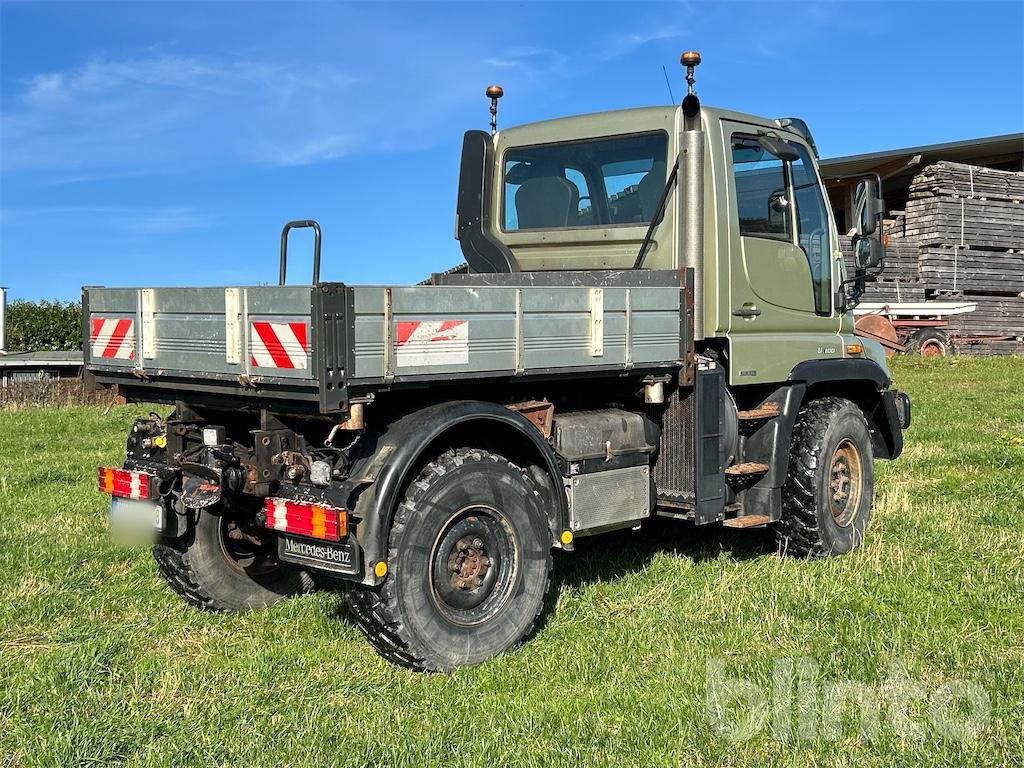 Mercedes-Benz U300 (2010) - شاحنات مسطحة: صورة 3 Mercedes-Benz U300 (2010) - شاحنات مسطحة: صورة 3