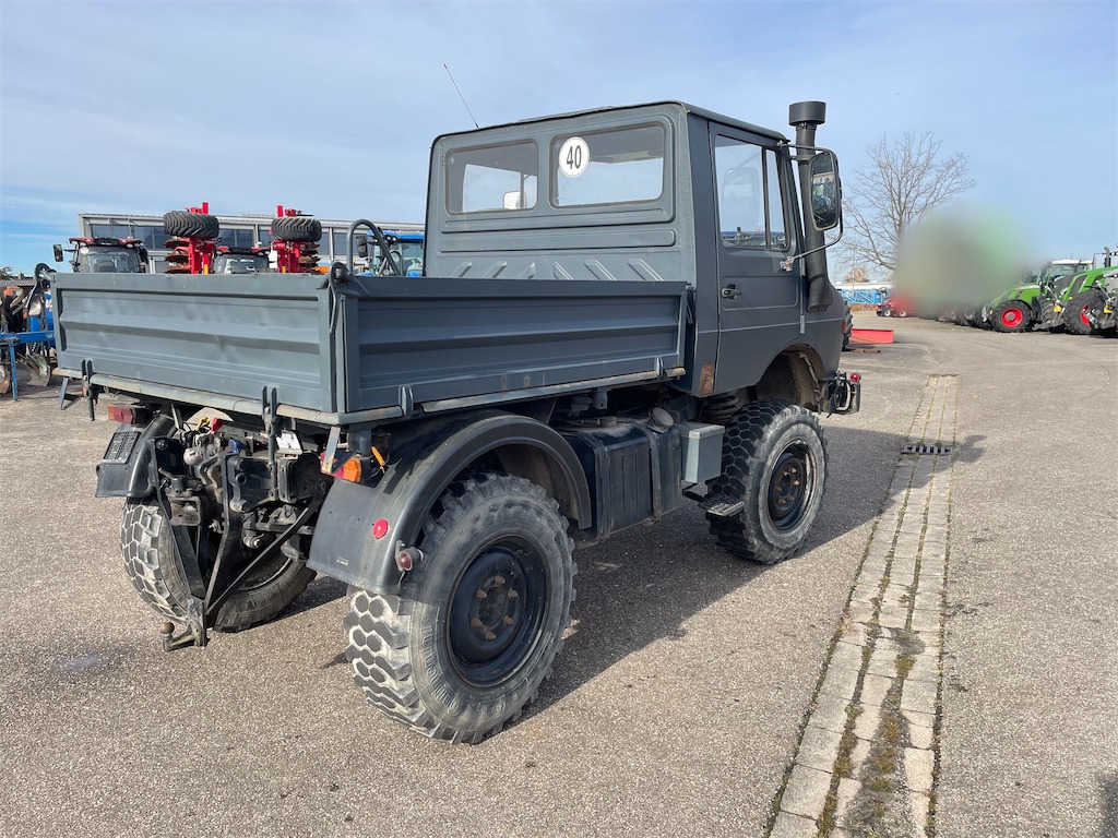 Mercedes Benz Unimog 424 (1981) - شاحنات مسطحة: صورة 3 Mercedes Benz Unimog 424 (1981) - شاحنات مسطحة: صورة 3