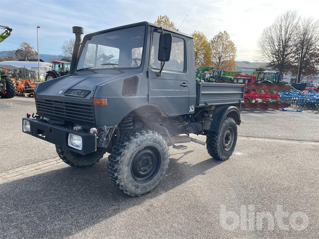 Mercedes Benz Unimog 424 (1981) - شاحنات مسطحة: صورة 1 Mercedes Benz Unimog 424 (1981) - شاحنات مسطحة: صورة 1