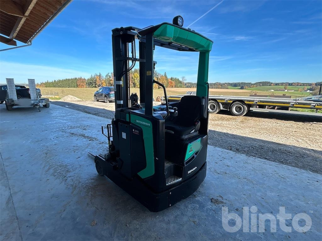 Mitsubishi RB14N2S (2020) - شاحنة مناوِلة: صورة 4 Mitsubishi RB14N2S (2020) - شاحنة مناوِلة: صورة 4