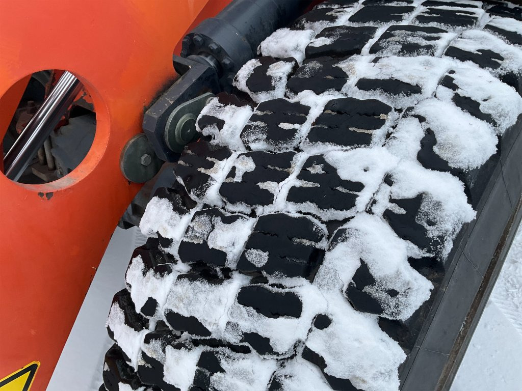 اللودر بعجل Terex TL160: صورة 8