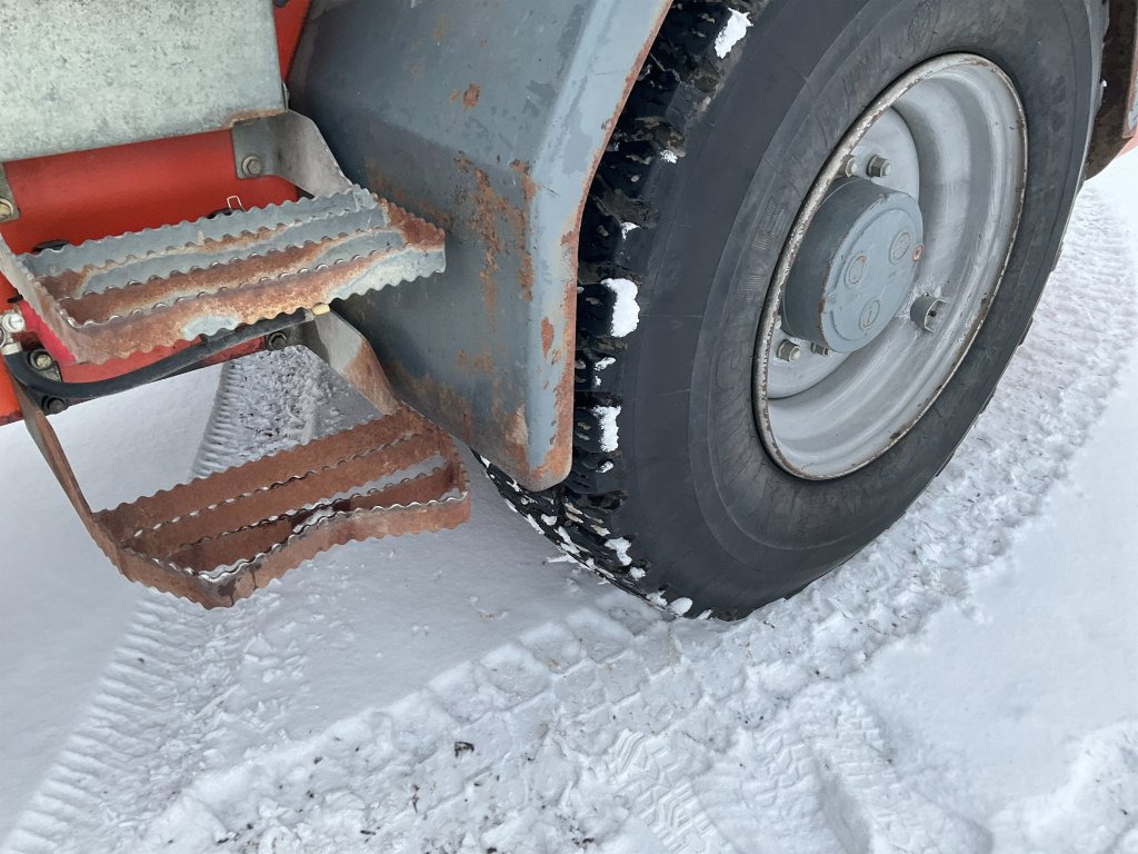 اللودر بعجل Terex TL160: صورة 24