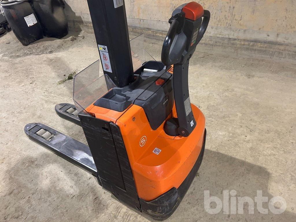 آلة التكديس Toyota SWE080L: صورة 9