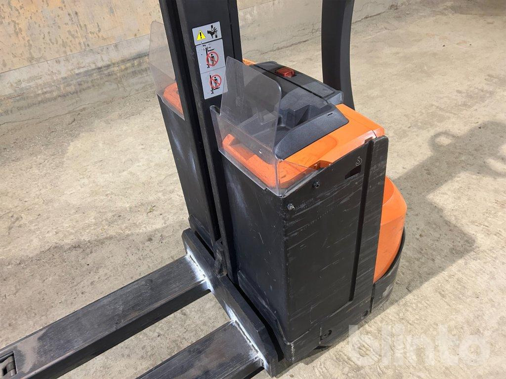 آلة التكديس Toyota SWE080L: صورة 10