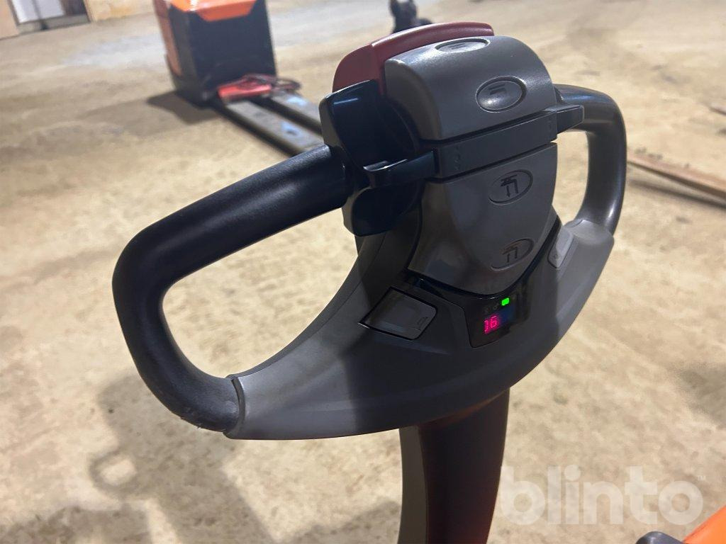 آلة التكديس Toyota SWE080L: صورة 12