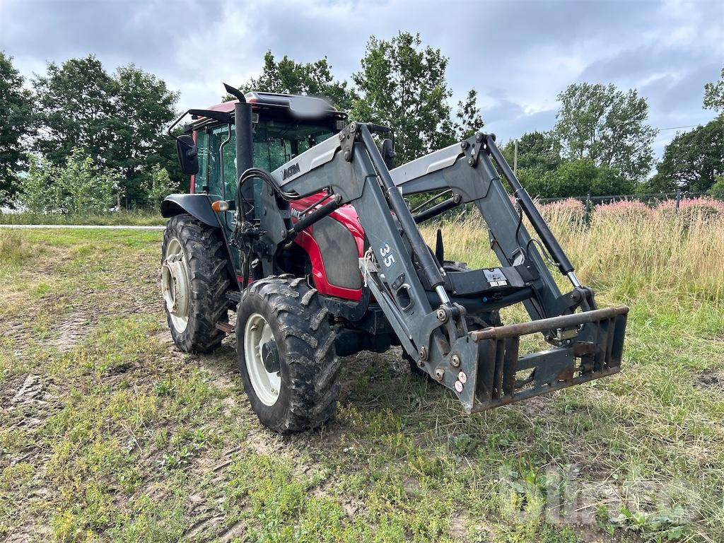 VALTRA A-SERIES A72 - Lastare - 4 Redskap - جرار: صورة 4 VALTRA A-SERIES A72 - Lastare - 4 Redskap - جرار: صورة 4