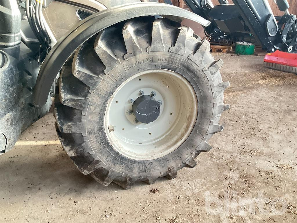 جرار VALTRA N135 twintrack: صورة 24