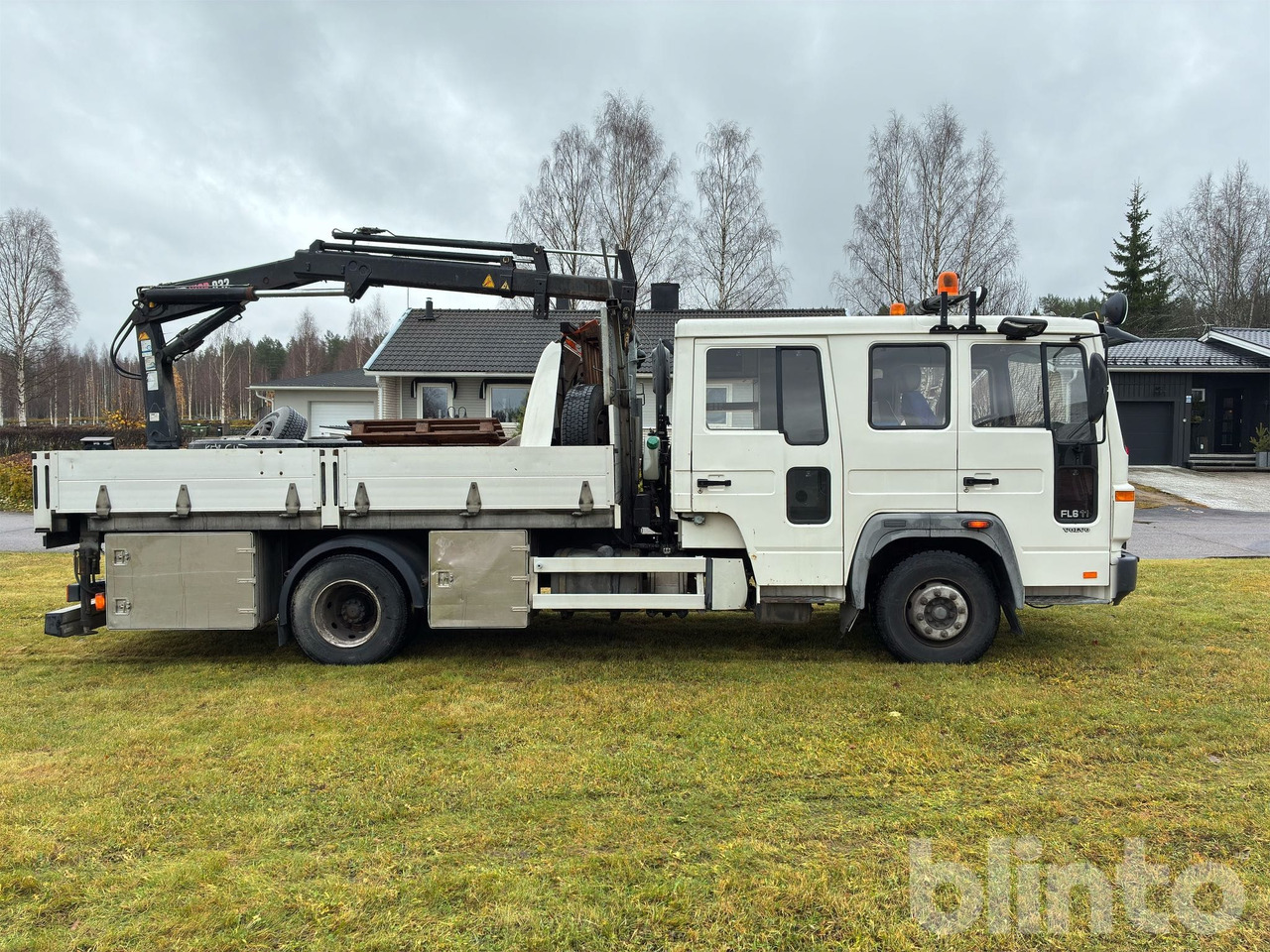 VOLVO FL611 4X2 - شاحنات مسطحة, شاحنة كرين: صورة 4 VOLVO FL611 4X2 - شاحنات مسطحة, شاحنة كرين: صورة 4