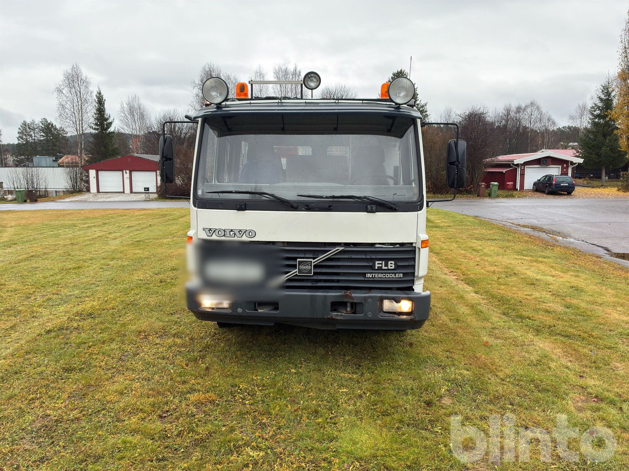 VOLVO FL611 4X2 - شاحنات مسطحة, شاحنة كرين: صورة 2 VOLVO FL611 4X2 - شاحنات مسطحة, شاحنة كرين: صورة 2
